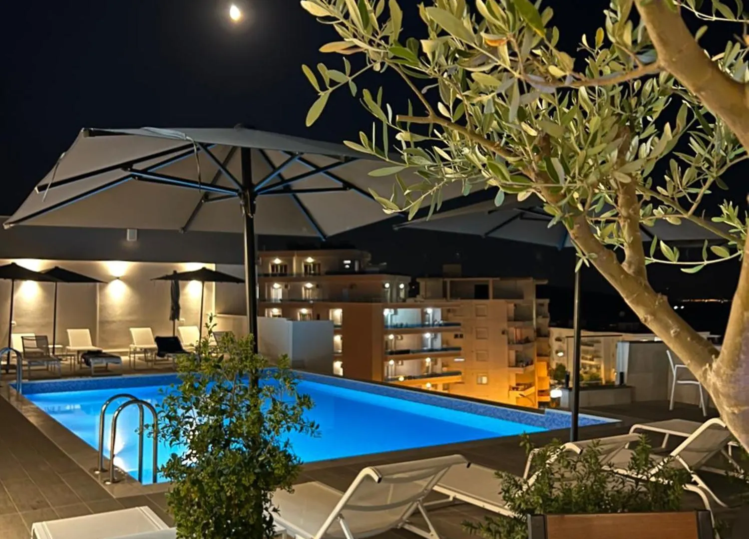 The Queen'S Lion Premium Hotel Saranda