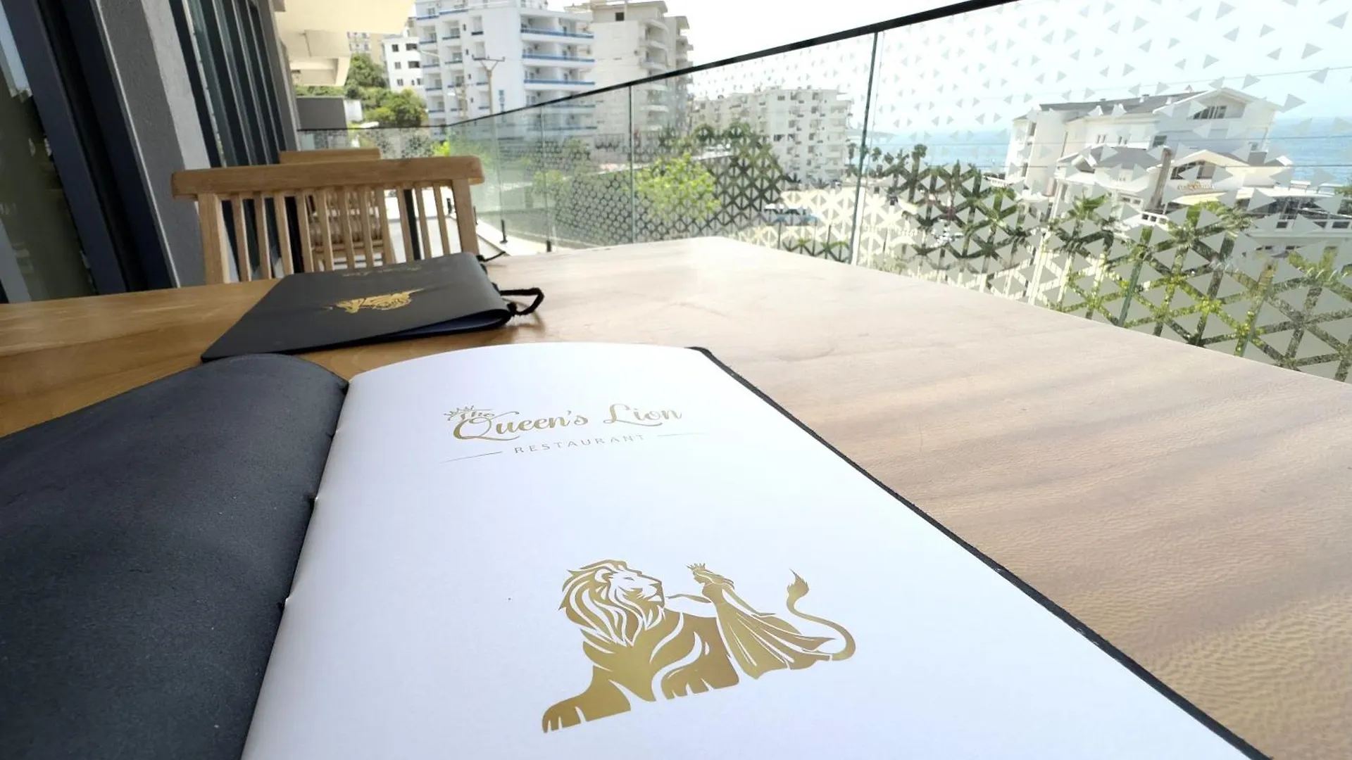 The Queen'S Lion Premium Hotel Saranda