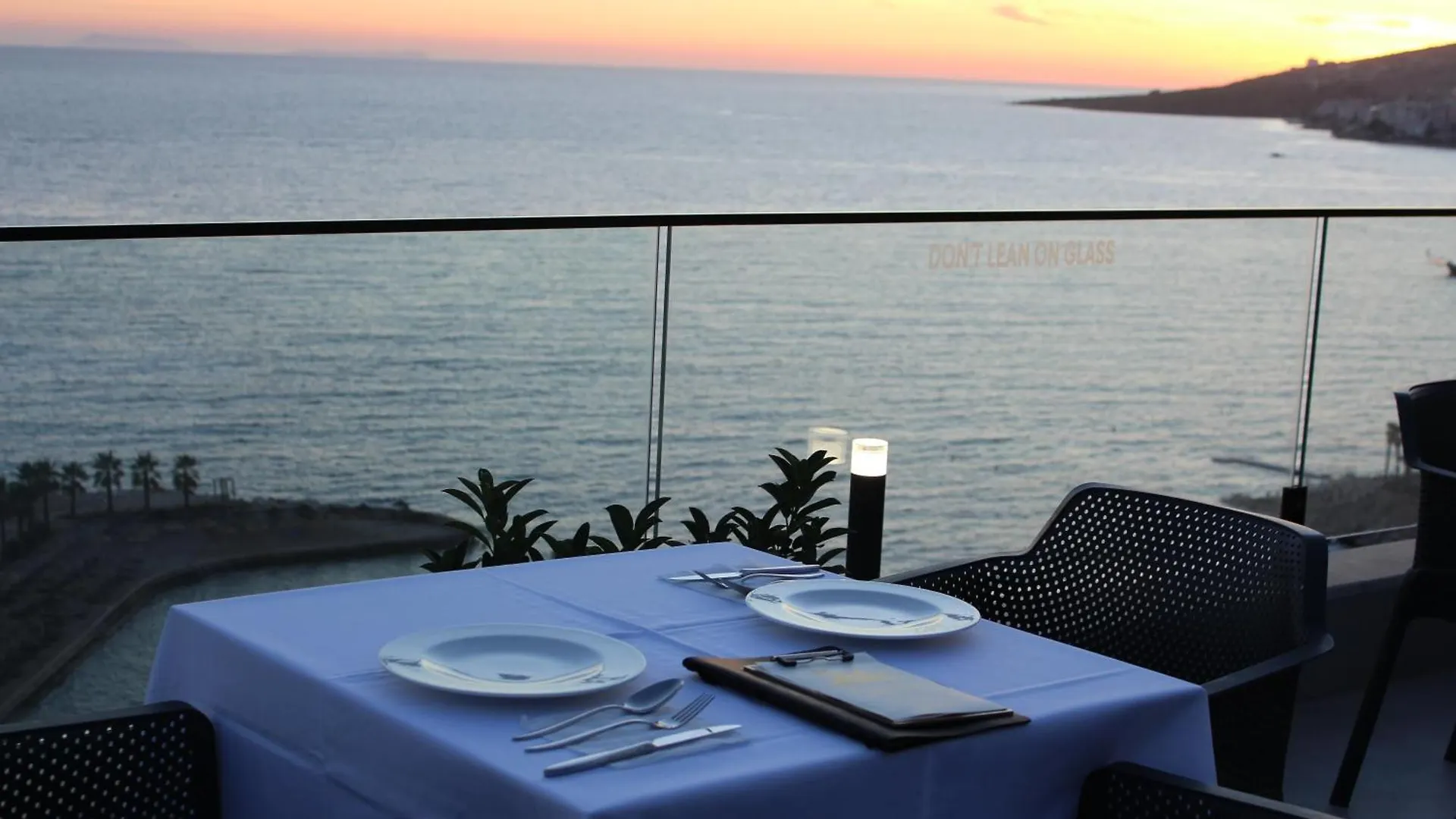 The Queen'S Lion Premium Hotel Saranda 0*,