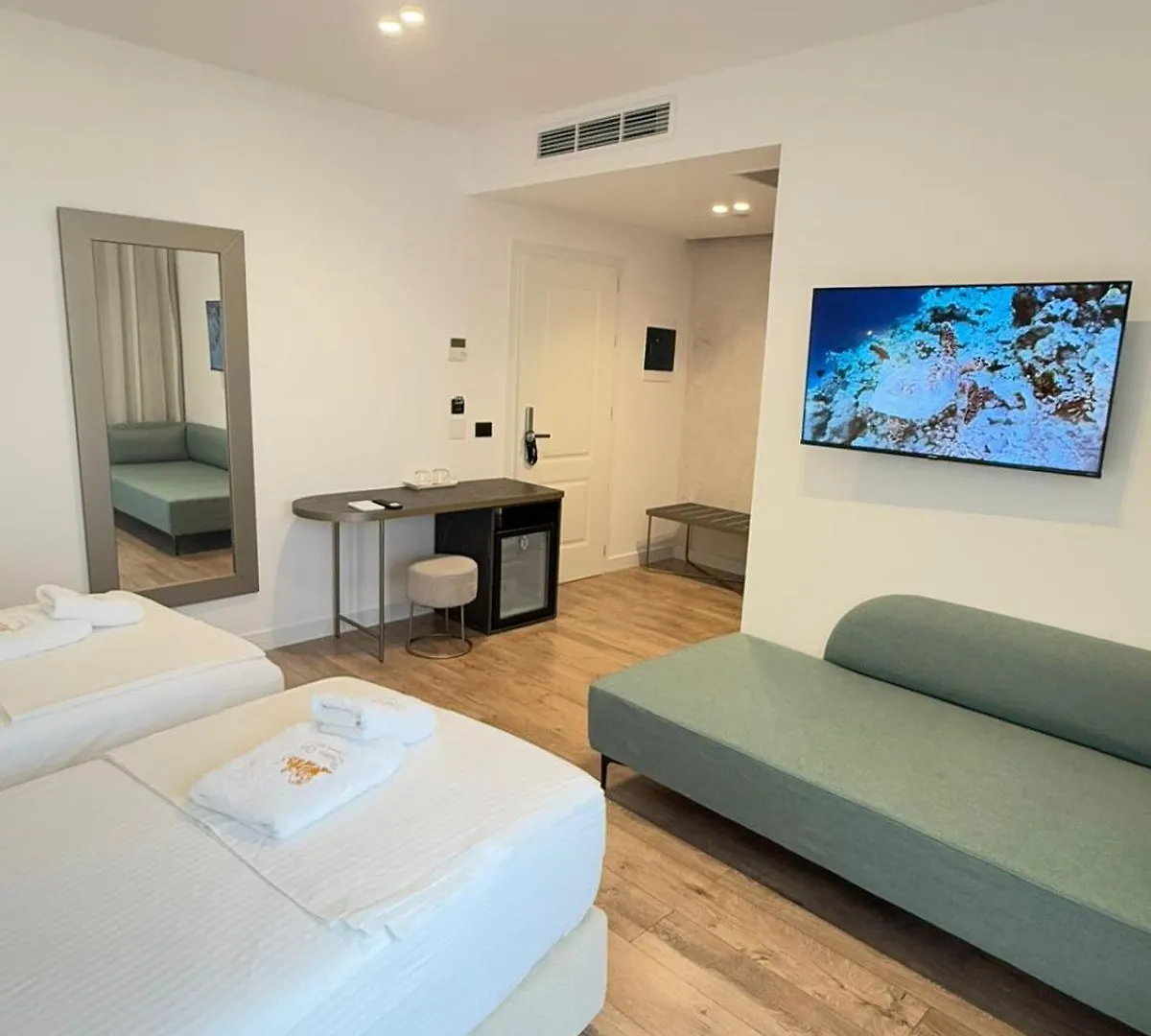 The Queen'S Lion Premium Hotel Sarandë Albania