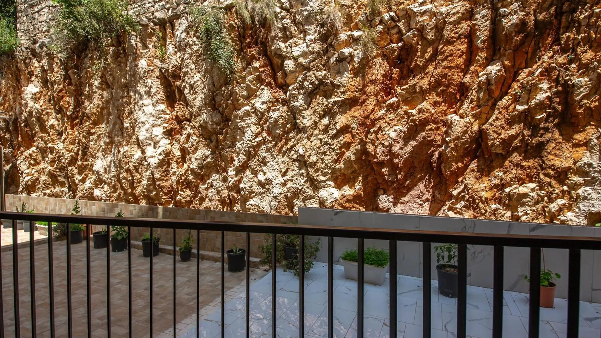 The Queen'S Lion Premium Hotel Saranda