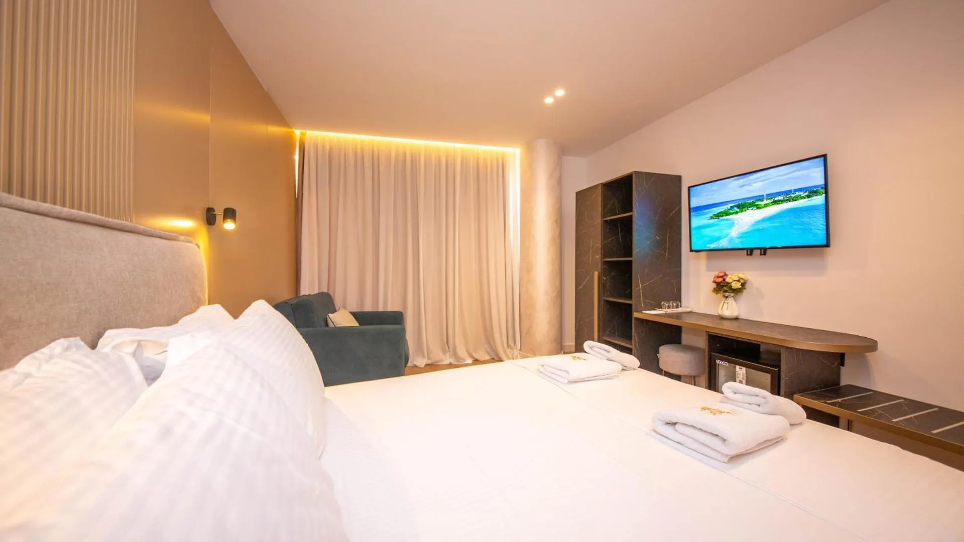 The Queen'S Lion Premium Hotel Saranda