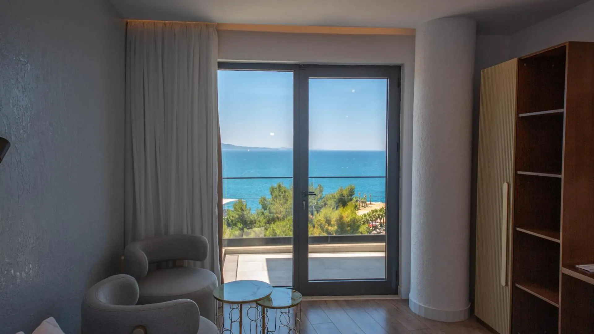 The Queen'S Lion Premium Hotel Saranda 0*,  Albánia