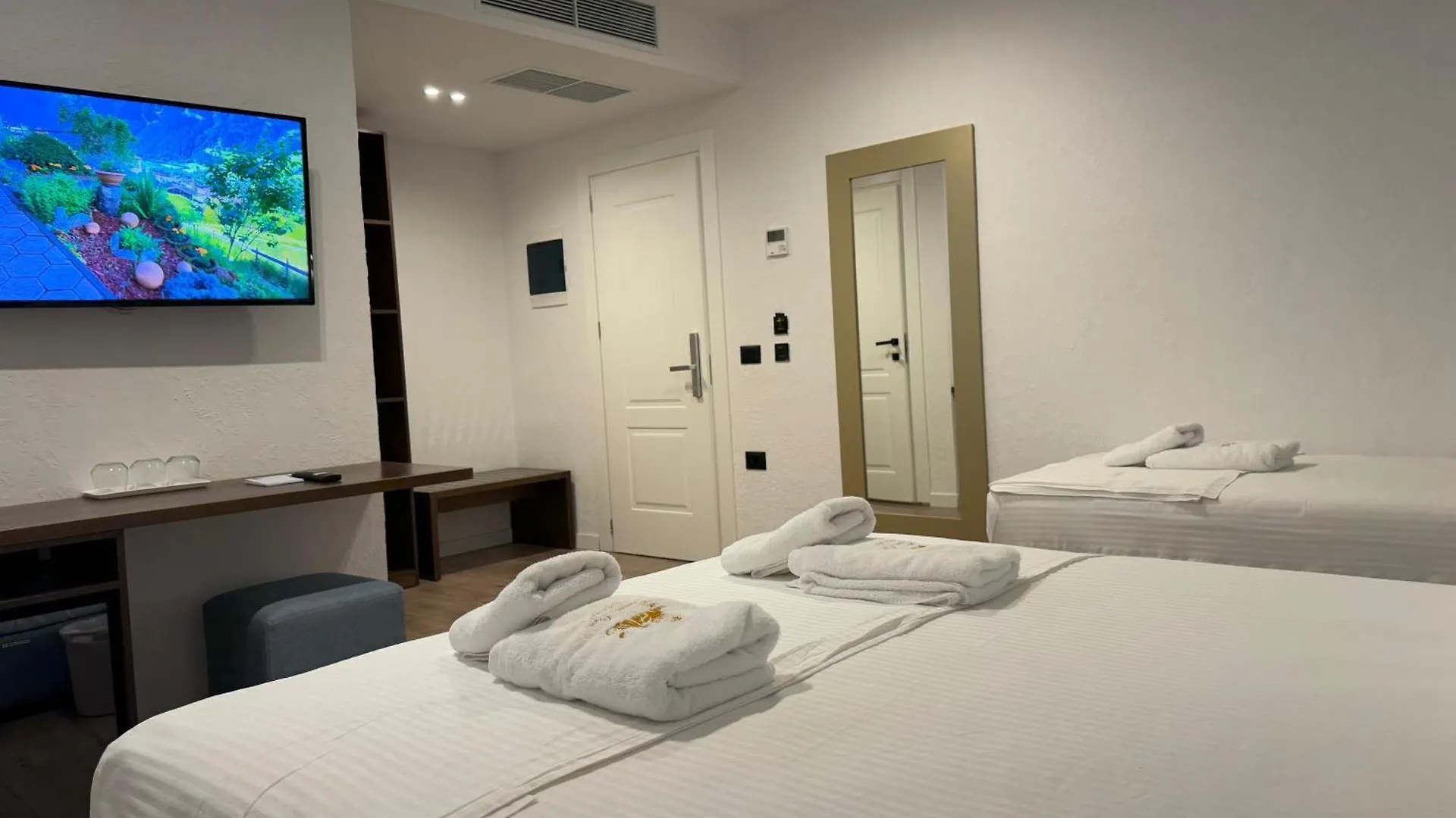 The Queen'S Lion Premium Hotel Sarandë