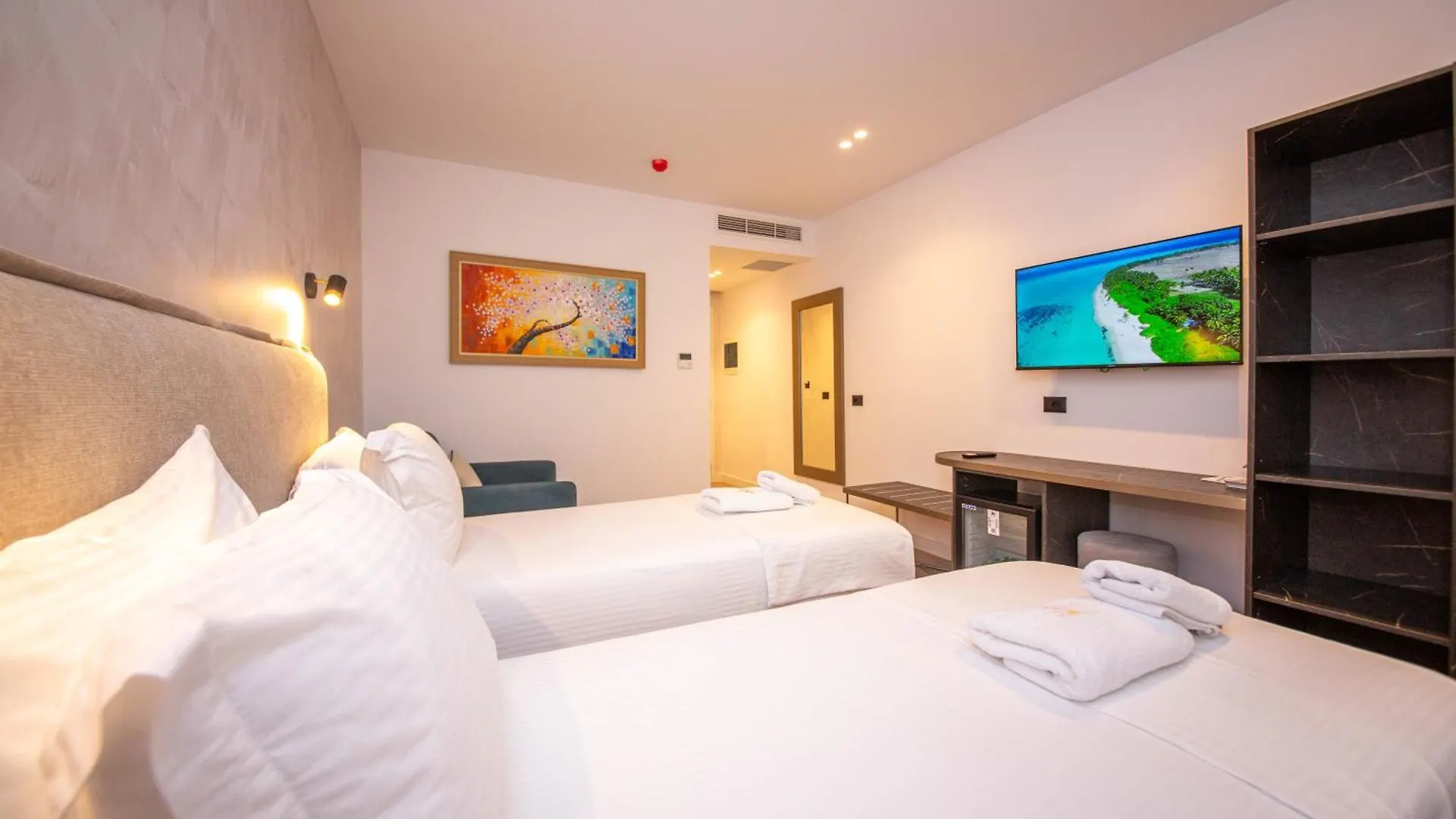 The Queen'S Lion Premium Hotel Sarandë