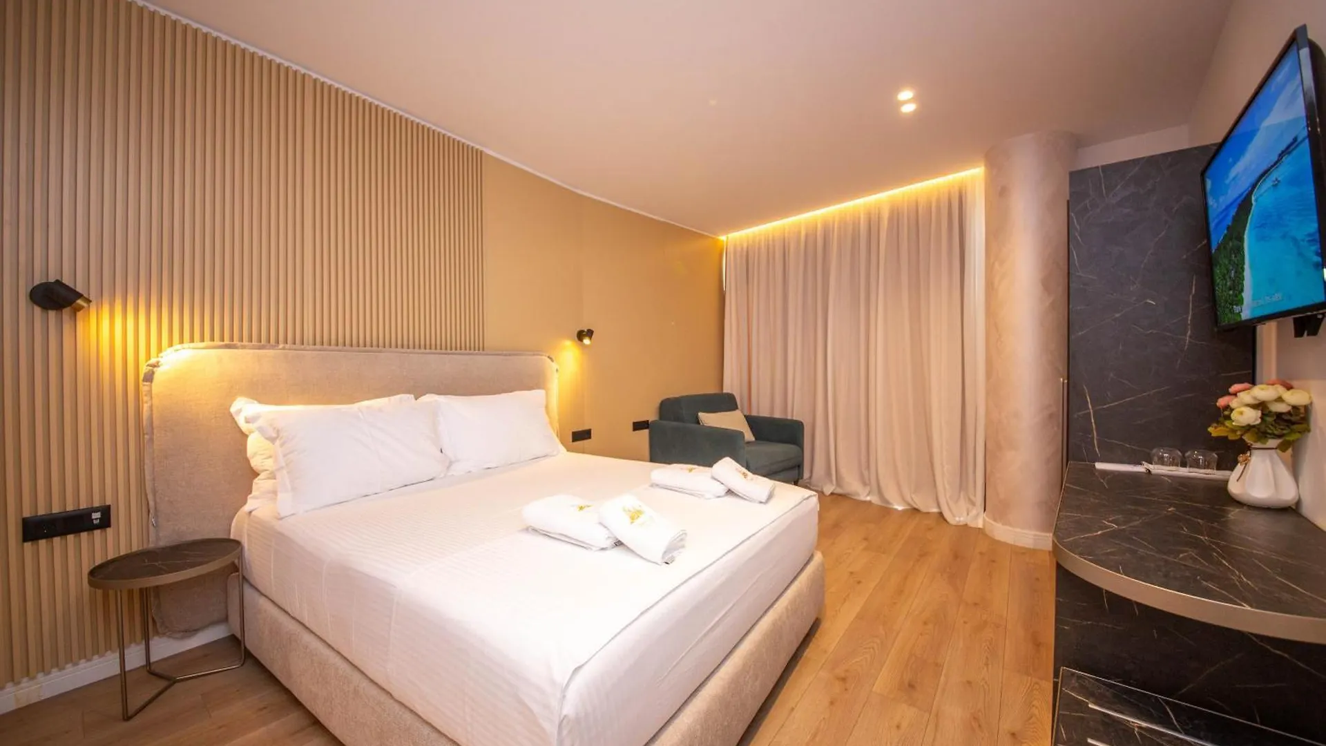 The Queen'S Lion Premium Hotel Sarandë